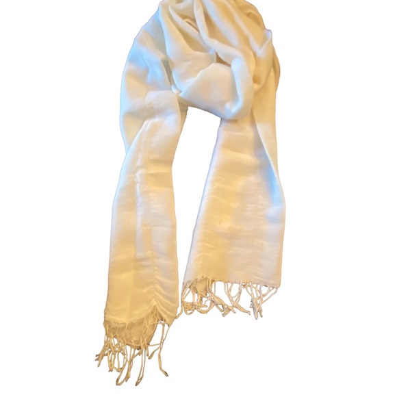 J.Crew lightweight Raw Edge Fringe Cream Scarf - Picture 4 of 8